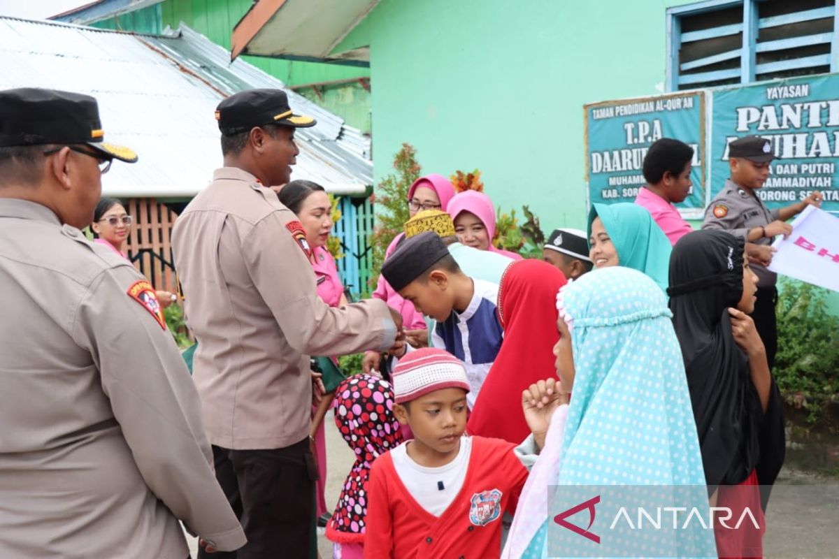 Polres Sorsel salurkan bantuan sembako untuk panti asuhan Muhammadiyah