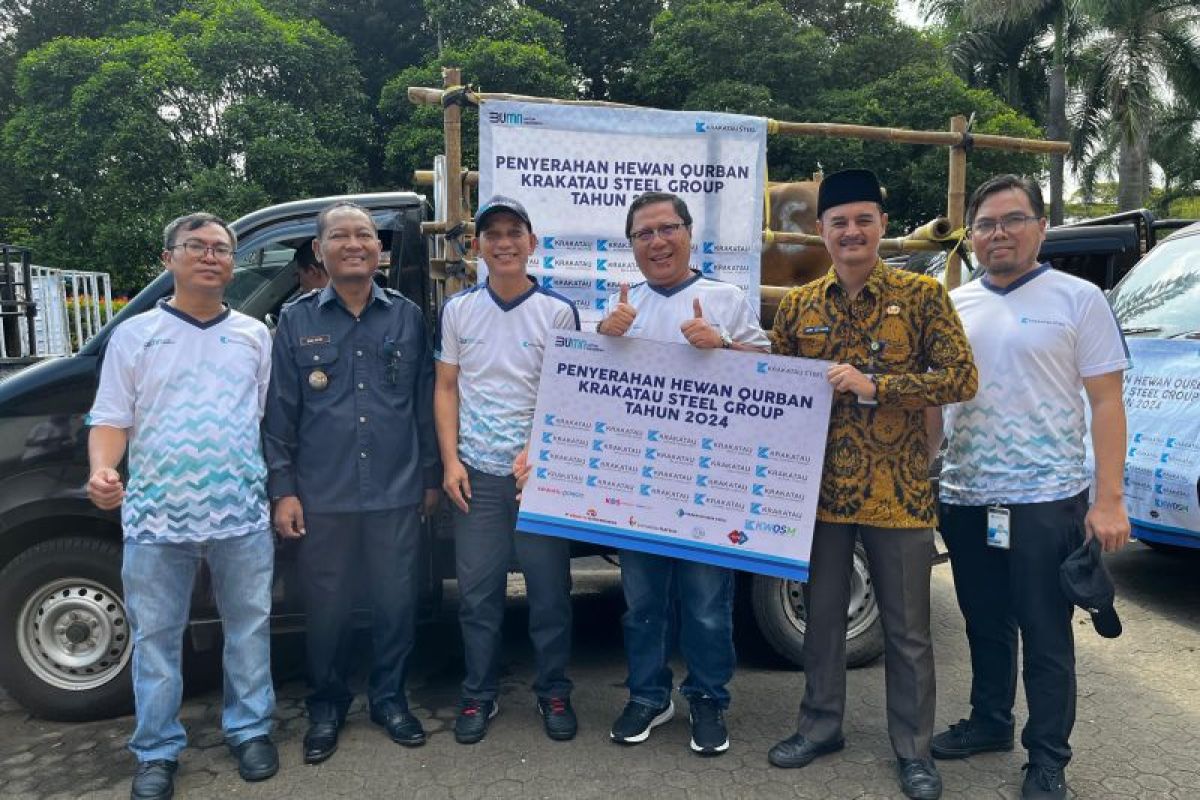 Krakatau Steel Group serahkan 211 hewan kurban pada masyarakat Cilegon