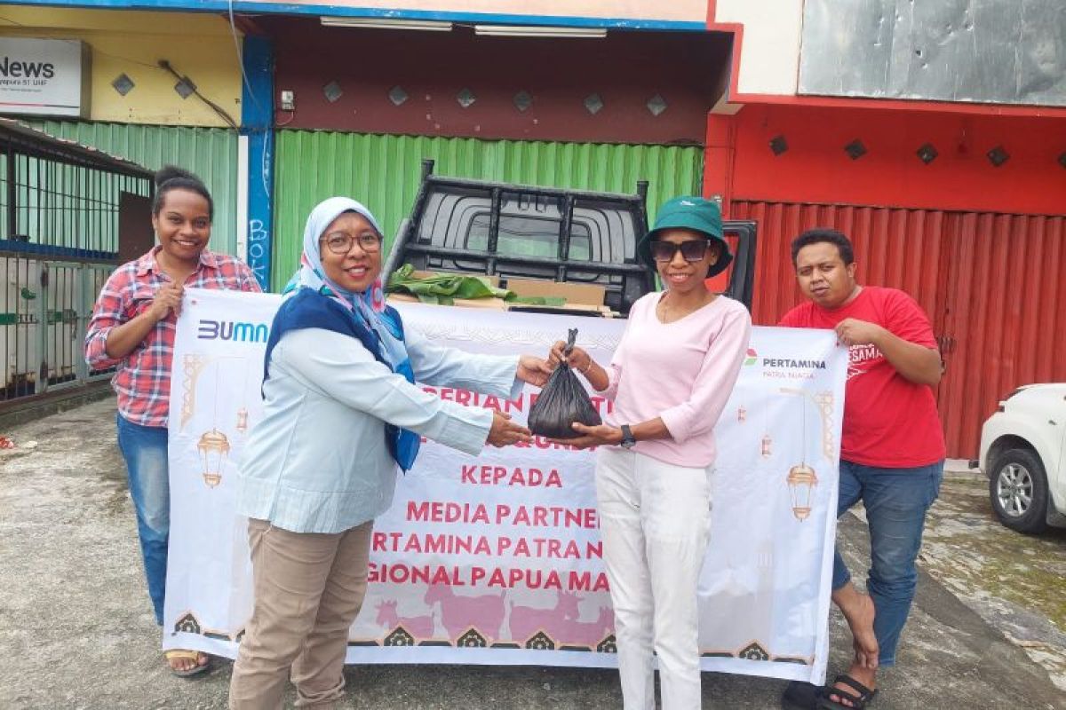 FJPI Papua distribusikan daging sapi kurban bantuan Pertamina bagi jurnalis