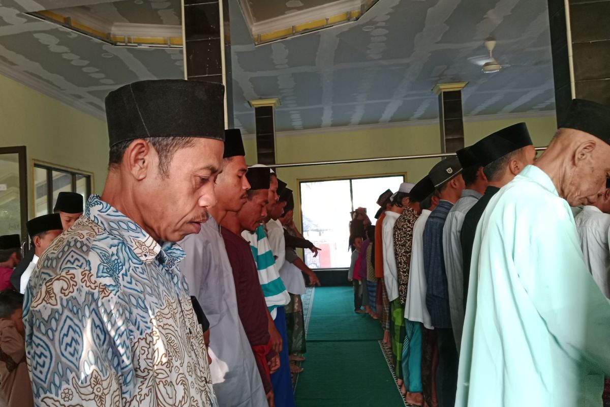 Khatib ingatkan warga Lombok Timur teruskan pengorbanan Nabi Ibrahim