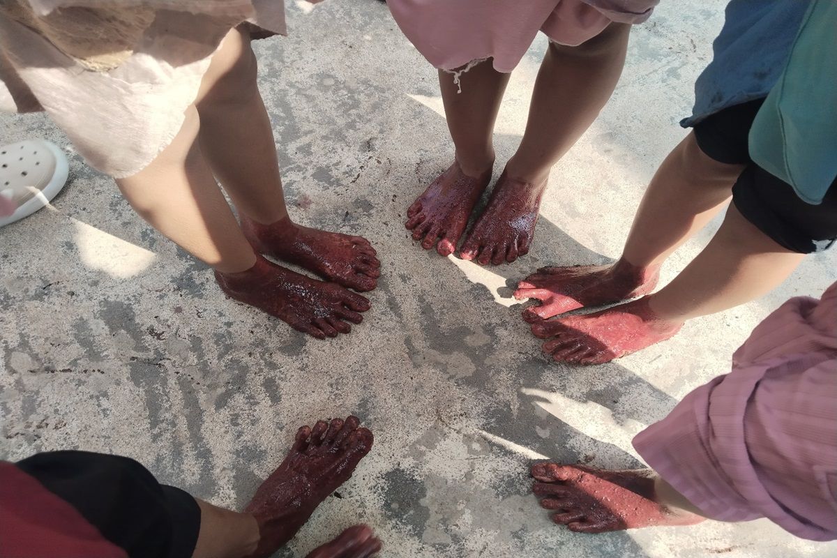 Tradisi celup kaki ke darah hewan kurban di Palembang