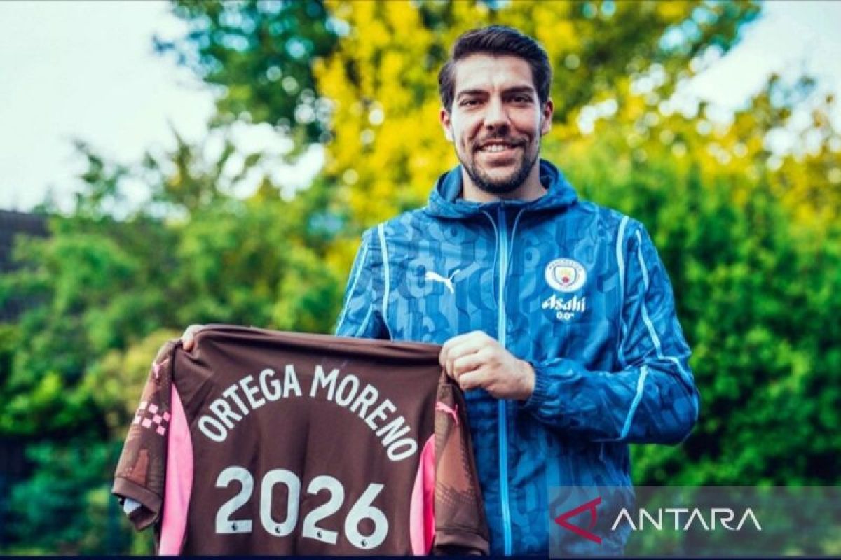 Stefan Ortega perpanjang kontrak dengan Manchester City hingga 2026