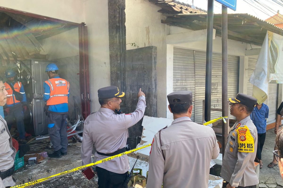 Polisi investigasi penyebab ledakan tabung uap di Karangasem