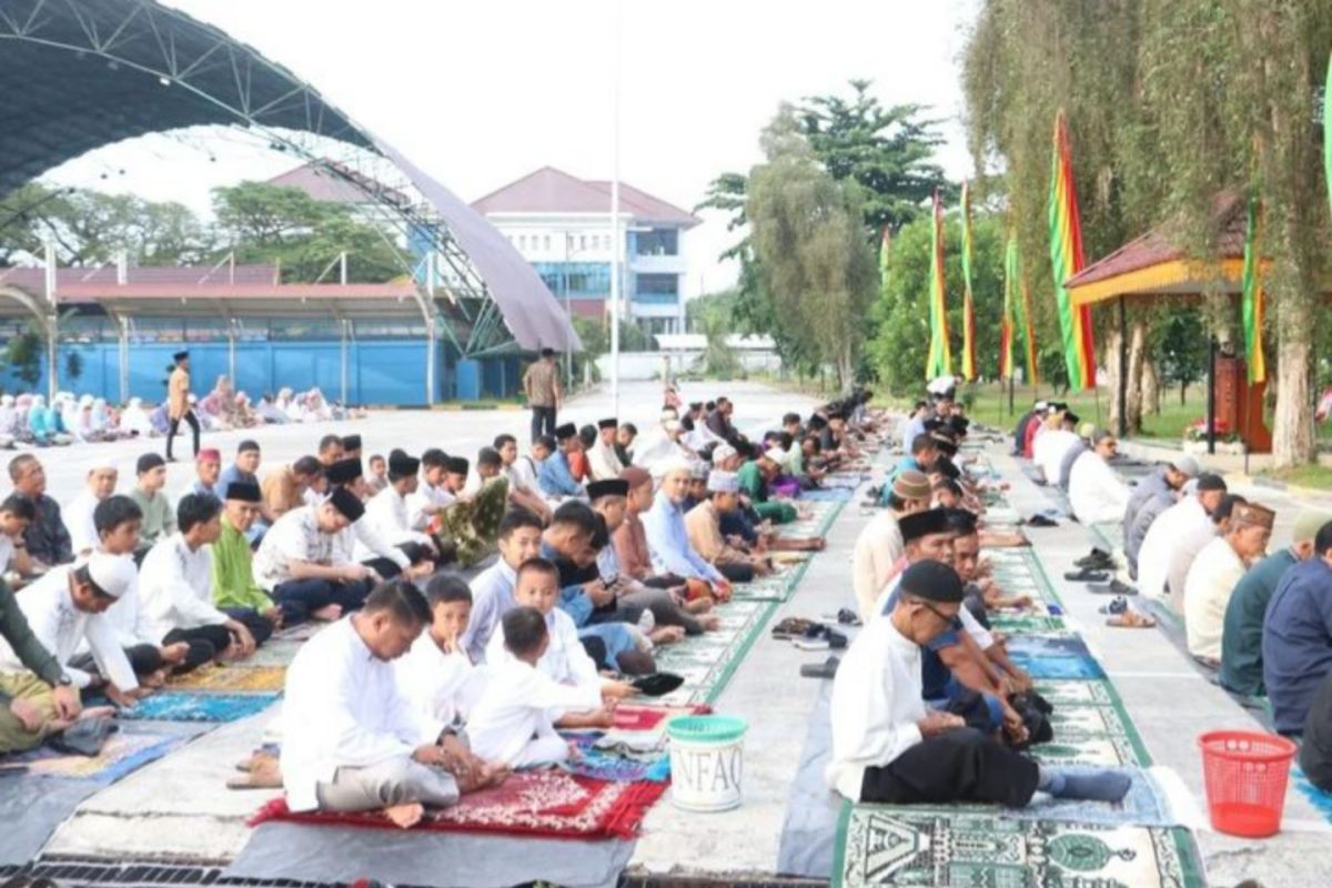 GALERI FOTO - DPRD Riau jadi tempat pelaksanaan Shalat Idul Adha