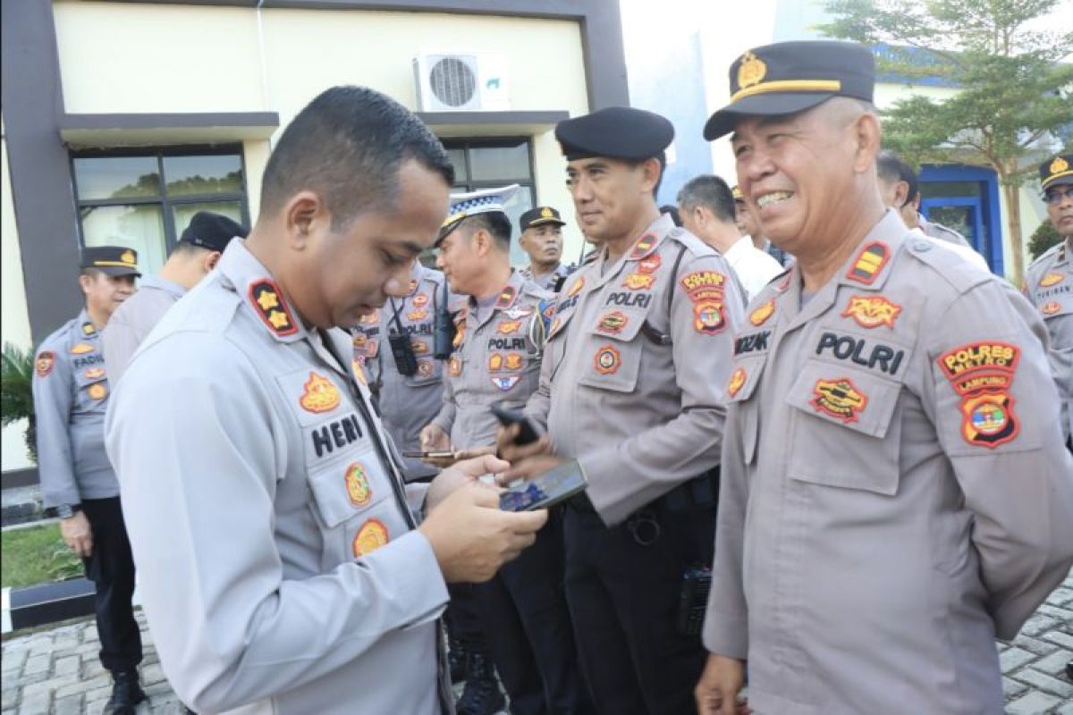 Cegah judi online, Kapolres Metro geledah ponsel anggota