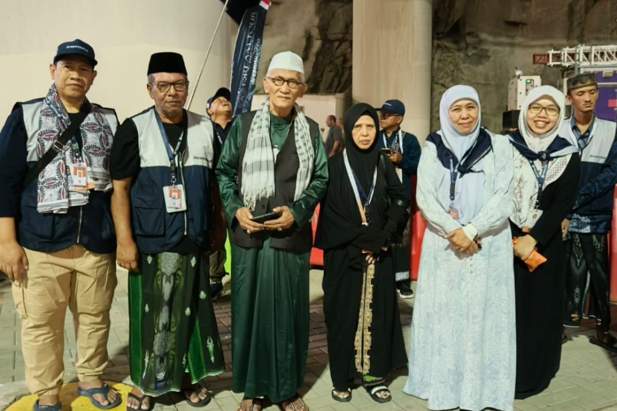 Khofifah ajak jamaah haji Indonesia patuhi imbauan Kemenag dan aplikasi Nusuk