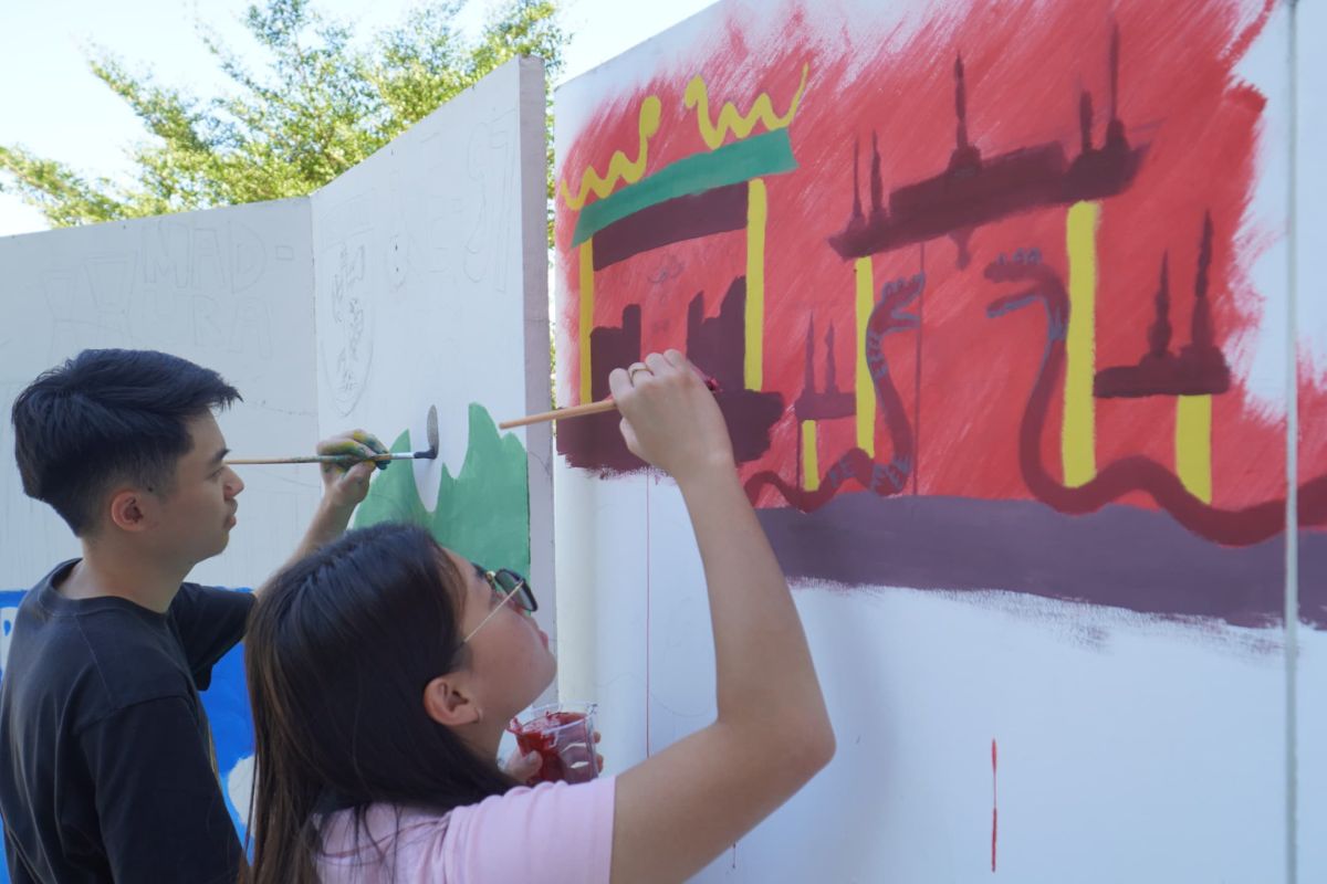 PCU ajak siswa SMP dan SMA Surabaya melukis mural bersama