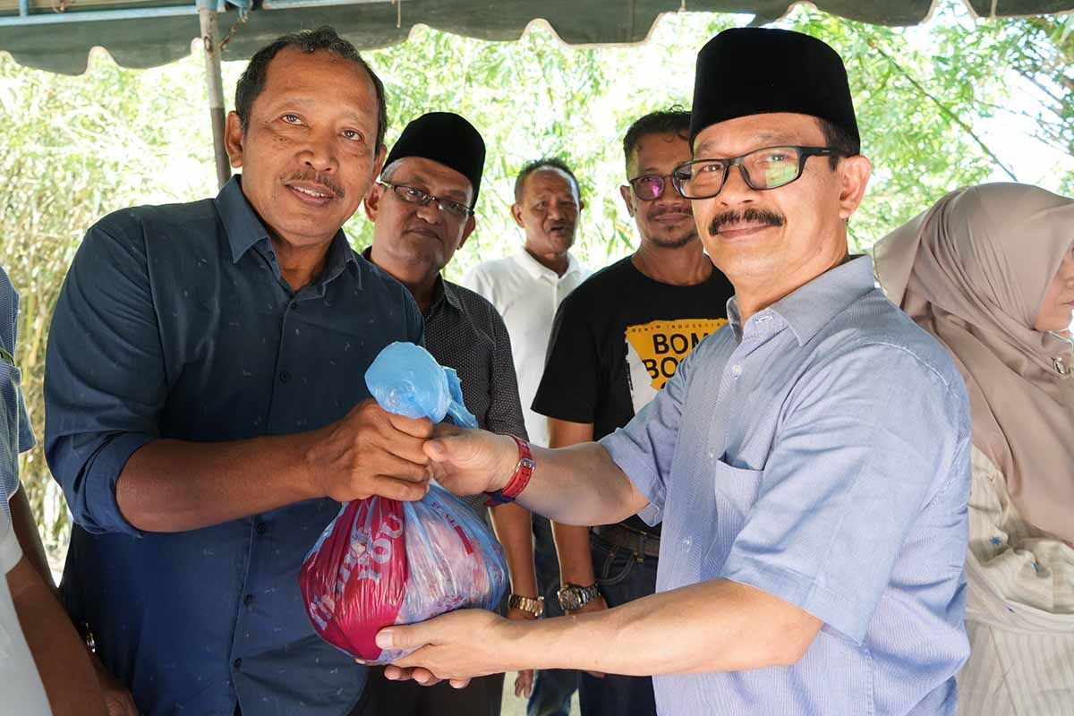 Kemenkumham Aceh salurkan ratusan paket daging kurban