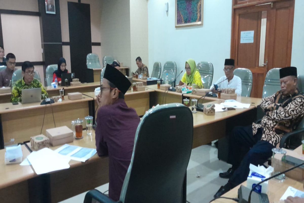 Anggota DPRD Kulon Progo meminta Pemkab naikkan anggaran padat karya