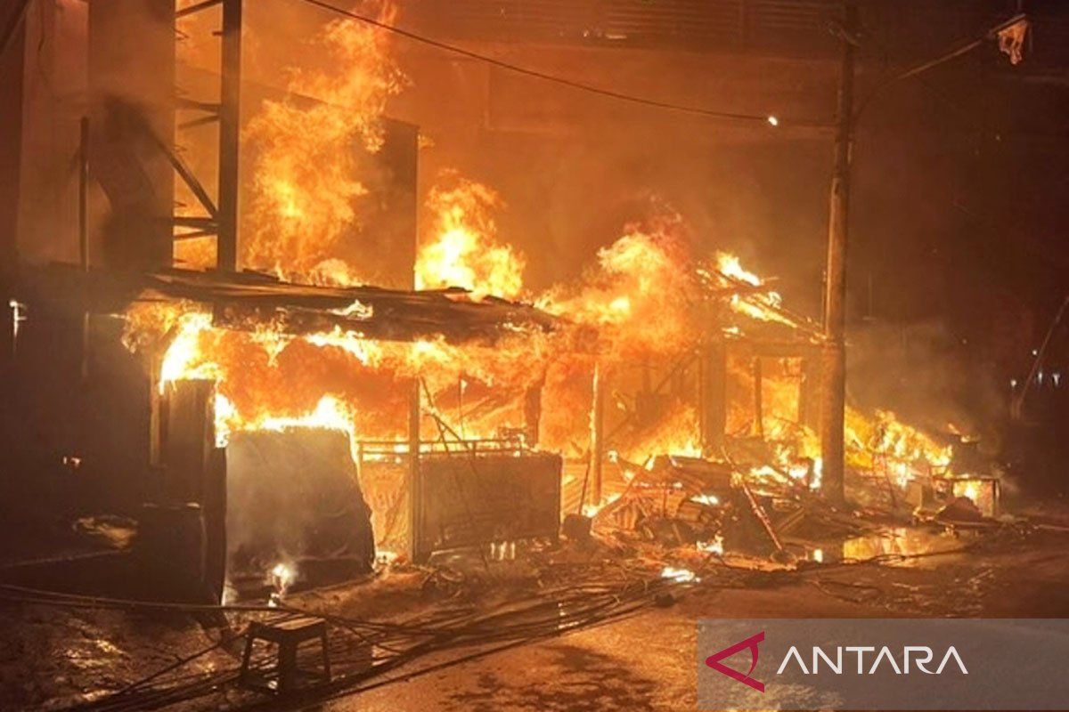 Kebakaran hanguskan tujuh rumah di Grogol Petamburan