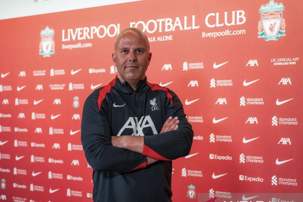 Arne Slot tanggapi prospek transfer Liverpool jelang EPL dimulai