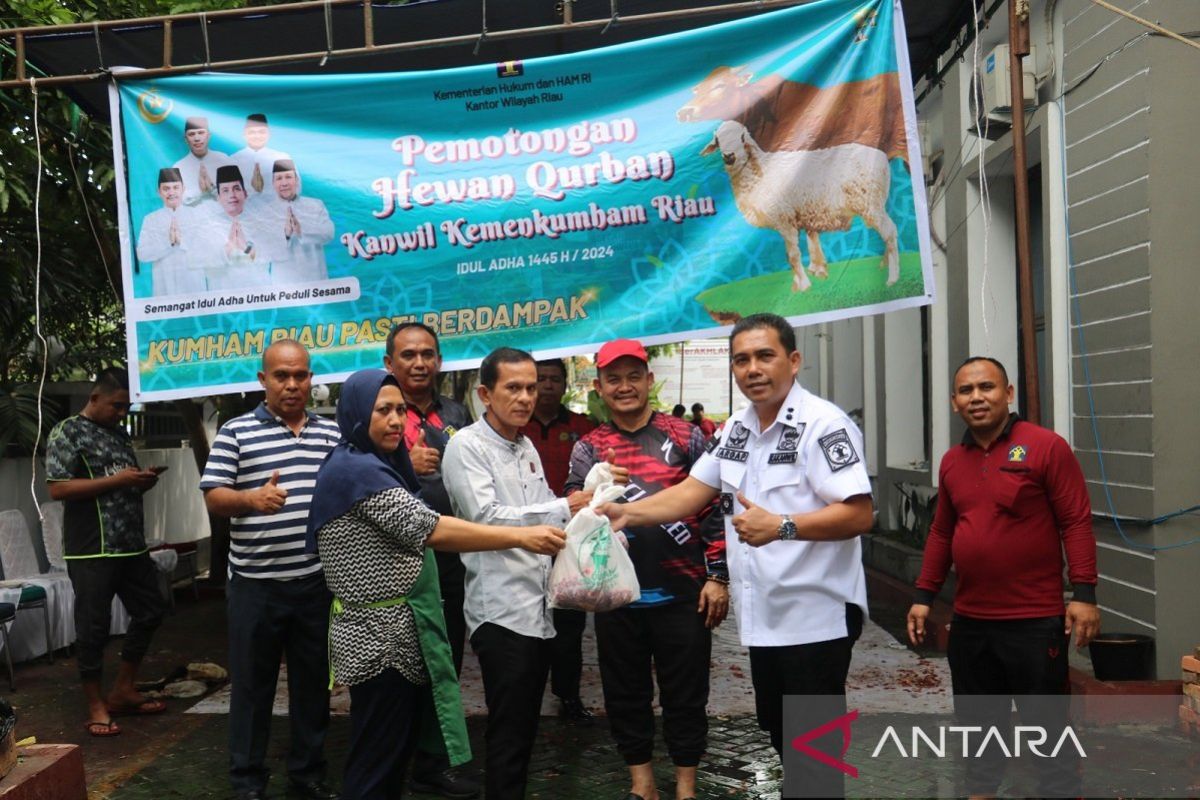 Rayakan Idul Adha 1445H, Kemenkumham Riau potong 5 sapi dan 3 kambing