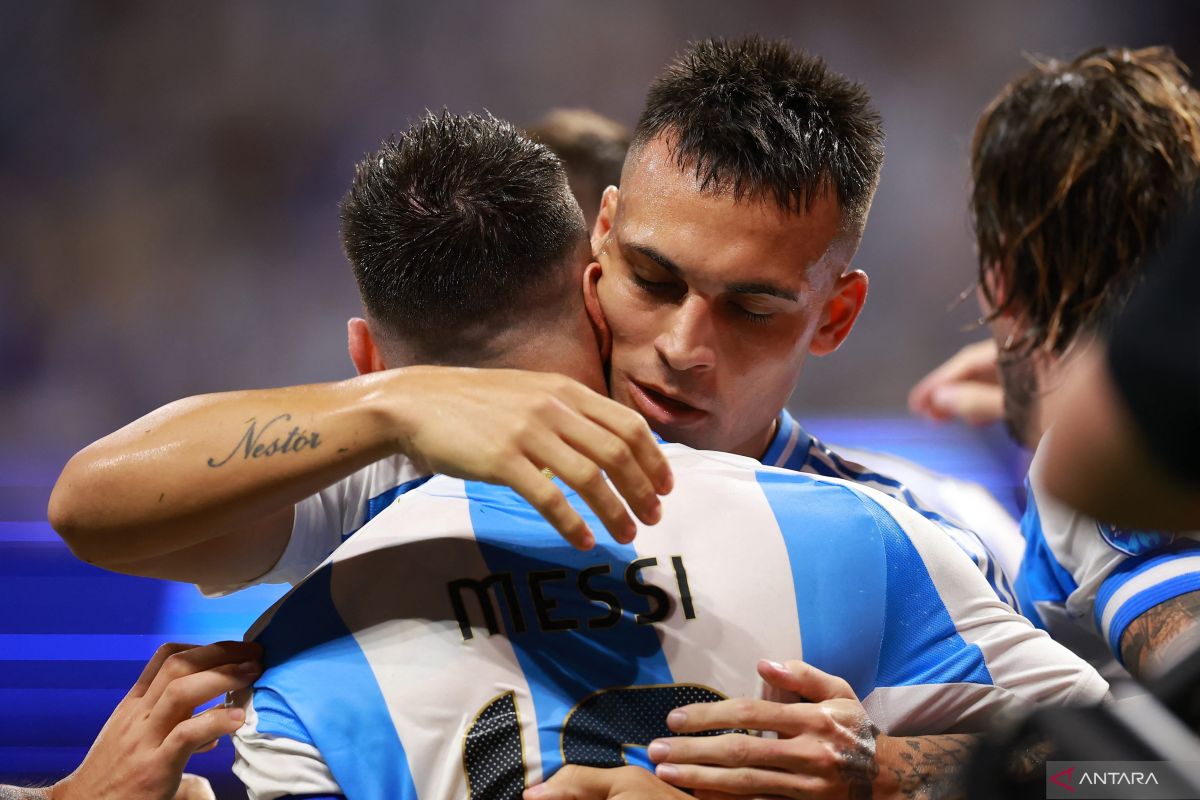 Alvarez dan Lautaro bawa Argentina buka Copa America dengan tiga poin
