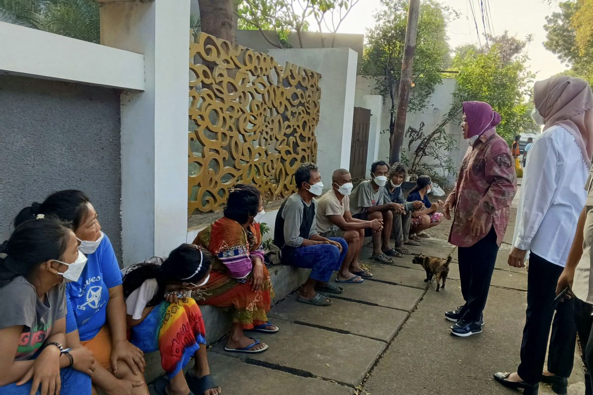 Mensos beri usaha dan tempat tinggal layak bagi pemulung