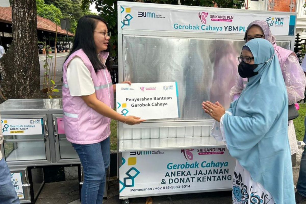 Srikandi PLN bantu gerobak usaha bagi perempuan di Bali