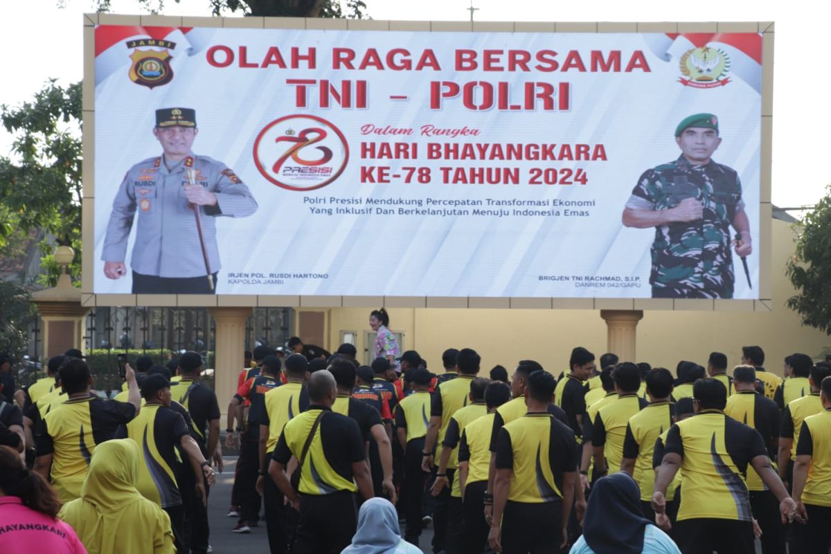 Polda Jambi gelar olahraga bersama peringati Hari Bhayangkara  ke-78