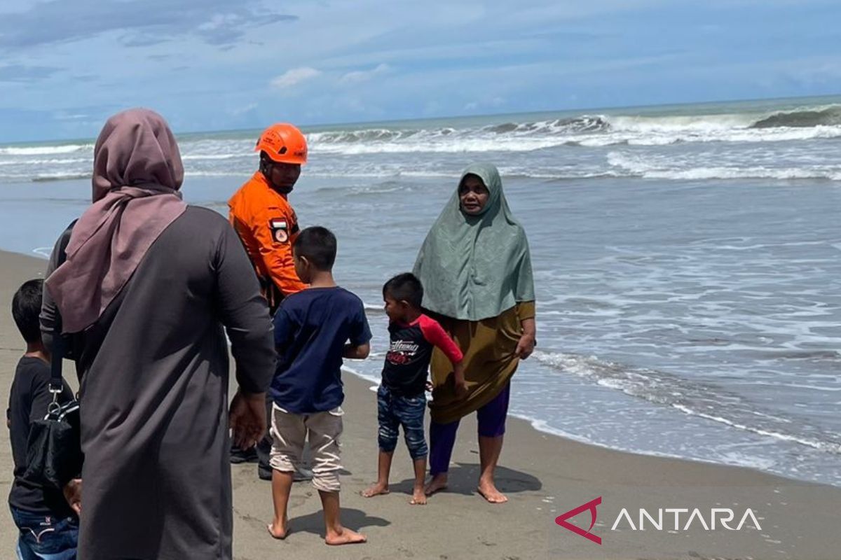 Pemkab Aceh Barat kerahkan petugas penyelamat ke pantai wisata