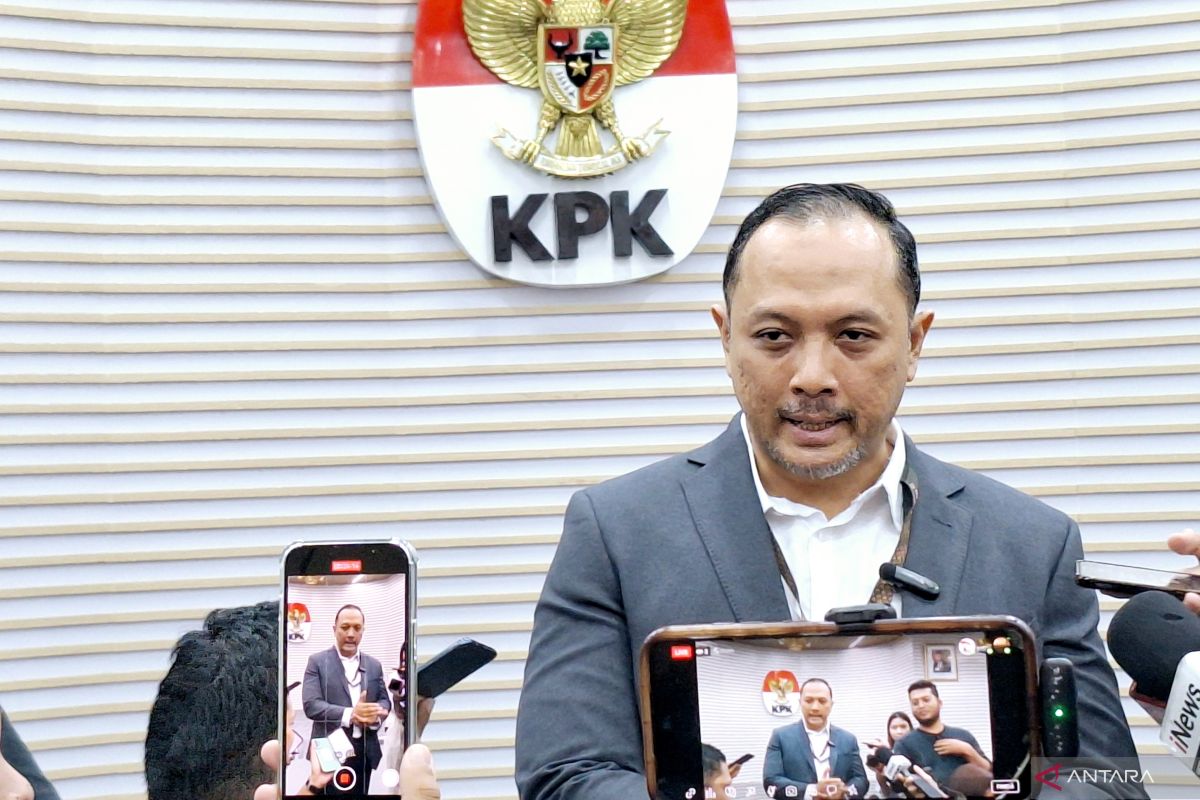 KPK cegah tiga orang ke luar negeri terkait penyidikan korupsi APD