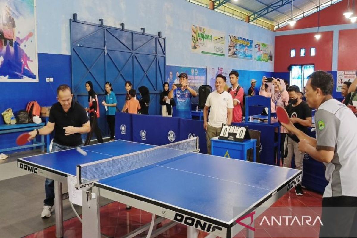 Puluhan peserta berpartisipasi dalam turnamen tenis meja se-Kapuas dan Pulang Pisau