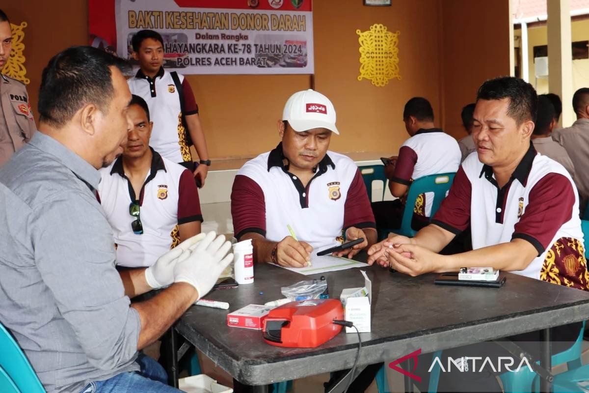 Polres Aceh Barat sumbangkan darah 65 kantong ke RSUD Cut Nyak Dhien