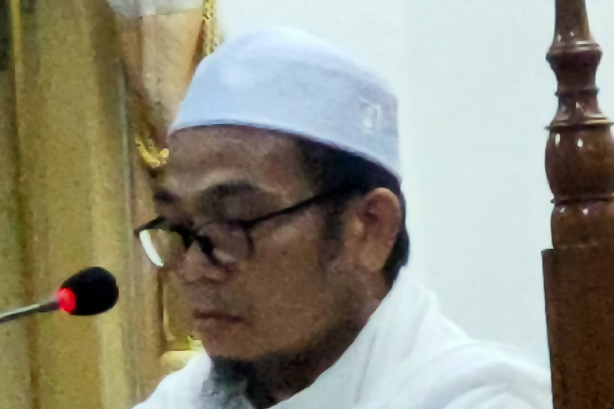 Ustadz Ghazali ingatkan dengar pembicaraan orang lain hukumnya haram