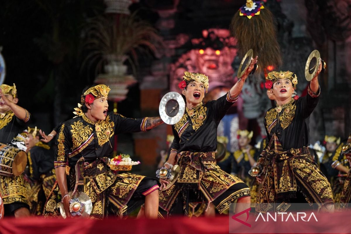 Duta seni Baleganjur Badung tampilkan cerita Wayah di Pesta Kesenian Bali