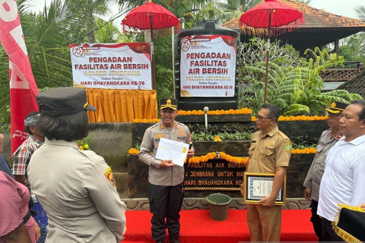 Polres Jembrana bantu bangun sumur bor atasi krisis air bersih Dusun Petapan Kaja