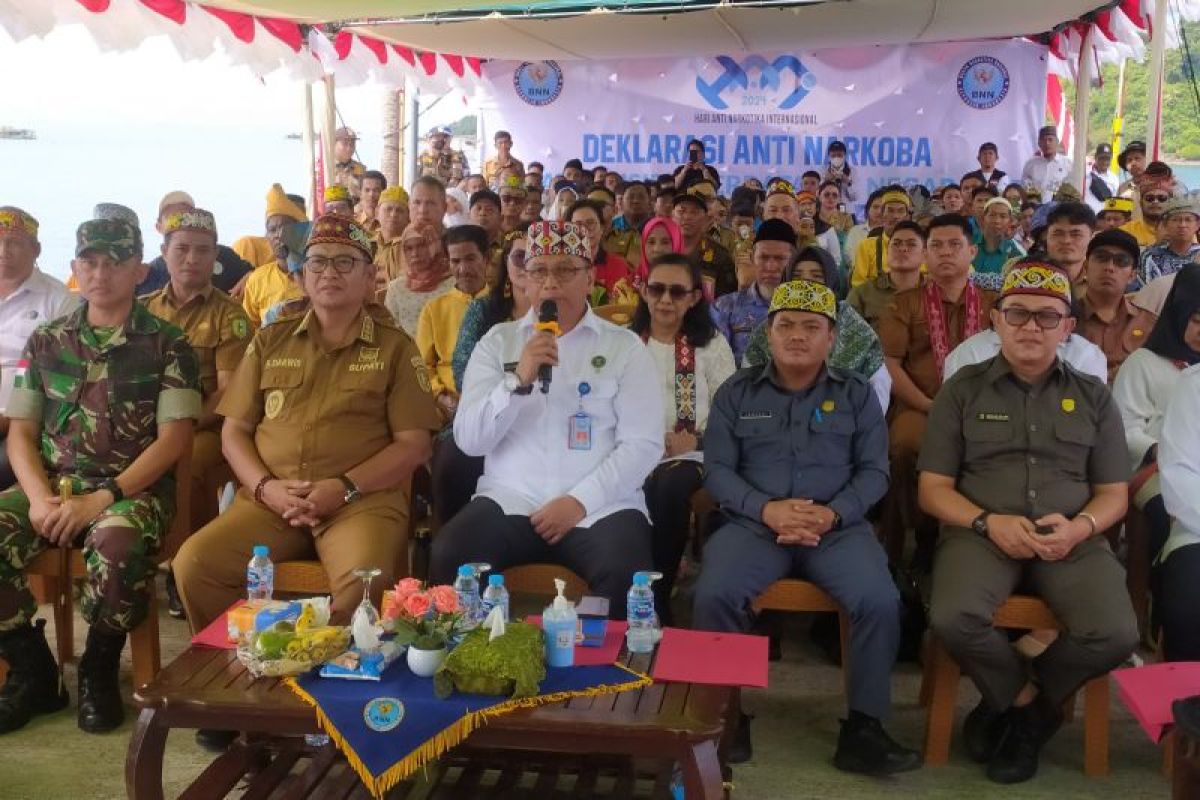 Warga Pulau Lemukutan perbatasan RI-Malaysia deklarasi anti narkotika