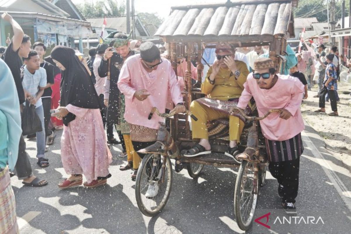 Bangka Barat lestarikan tradisi pesta adat kampung