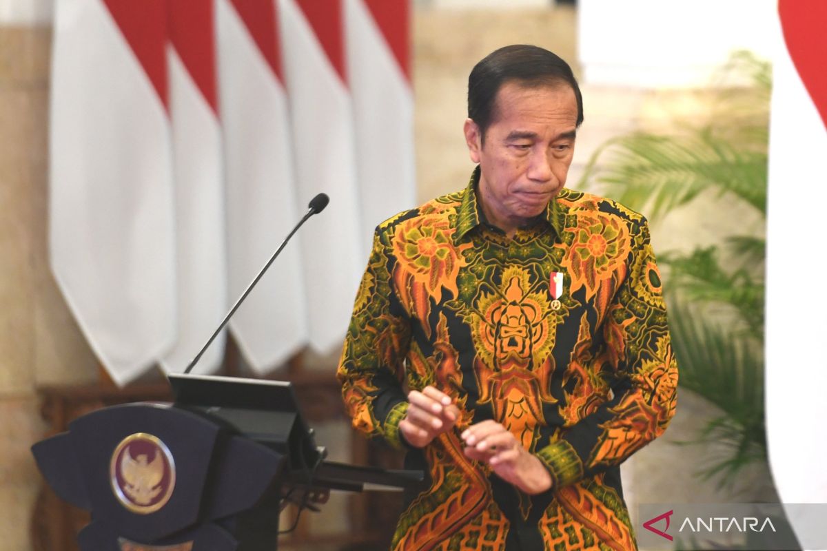 Jokowi asks Polri to serve wholeheartedly on Bhayangkara's birthday