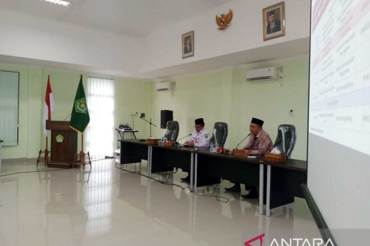 Kemenag Belitung siapkan stiker dan tanda pengenal penjemput haji