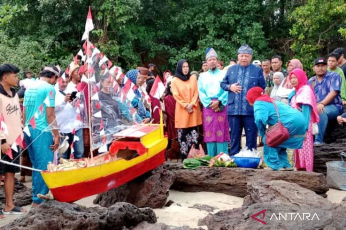 Pemkab Bangka Barat kembangkan tradisi Taber Laot untuk pariwisata