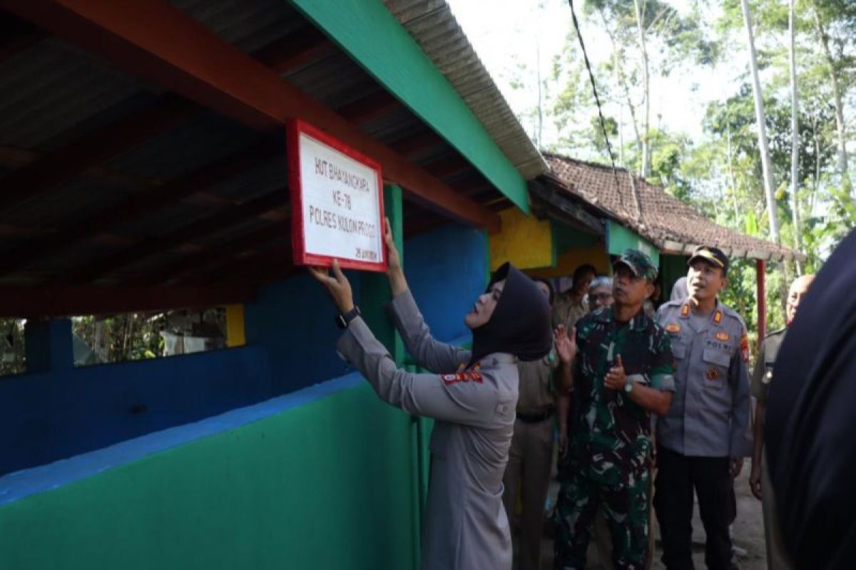 Polres Kulon Progo gelar baksos pembangunan instalasi air bersih di Palem