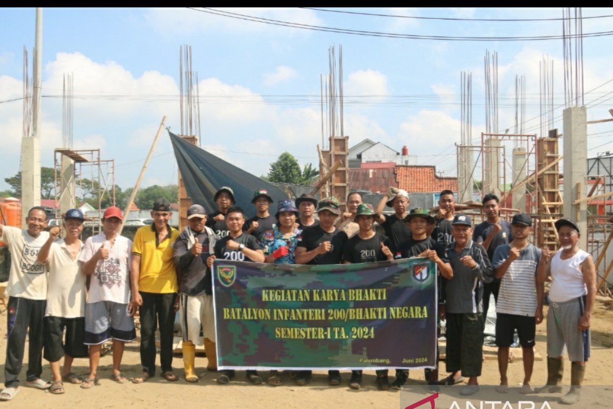 Prajurit Yonif 200/BN bantu pembangunan mesjid  di Pulokerto Palembang