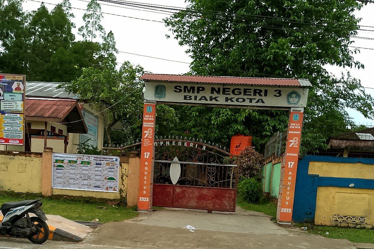 DLH siapkan dua SMP Biak menuju Sekolah Adiwiyata Mandiri