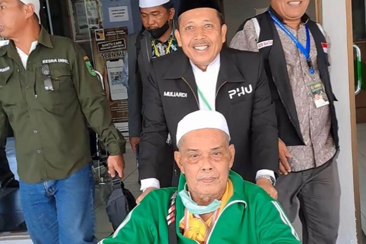 Haji asal Indragiri Hilir Riau pulang ke kampung halaman melalui jalur laut