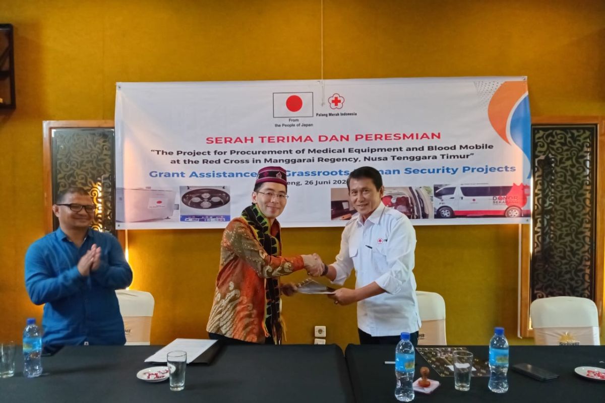 Jepang berikan mobil unit donor darah kepada PMI Kabupaten Manggarai