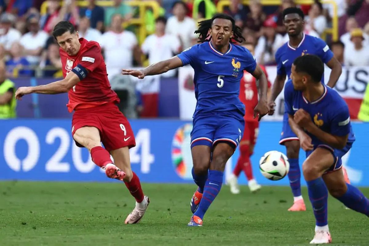 Meski imbang lawan Polandia 1-1, Prancis tetap ke babak 16 besar
