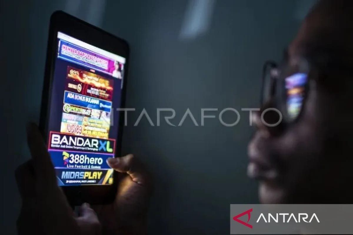 ASN terlibat judi online sanksi pemecatan