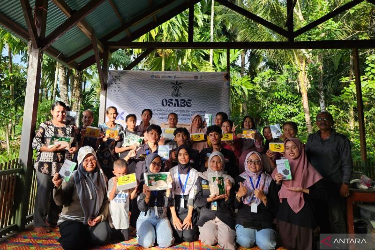 Mahasiswa UNP bantu warga Mentawai tingkatkan nilai komoditas sagu
