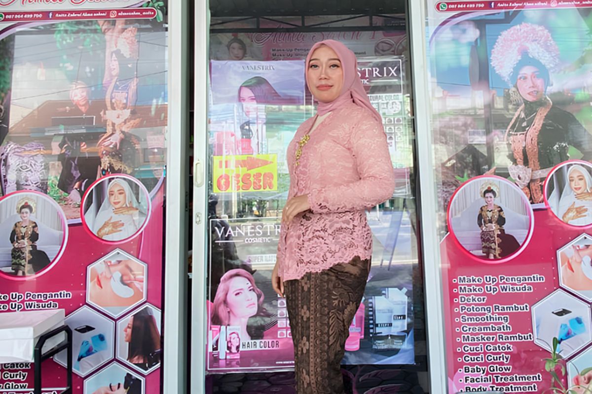 Nita Zahro, peserta kursus LKP yang dirikan dua salon kecantikan