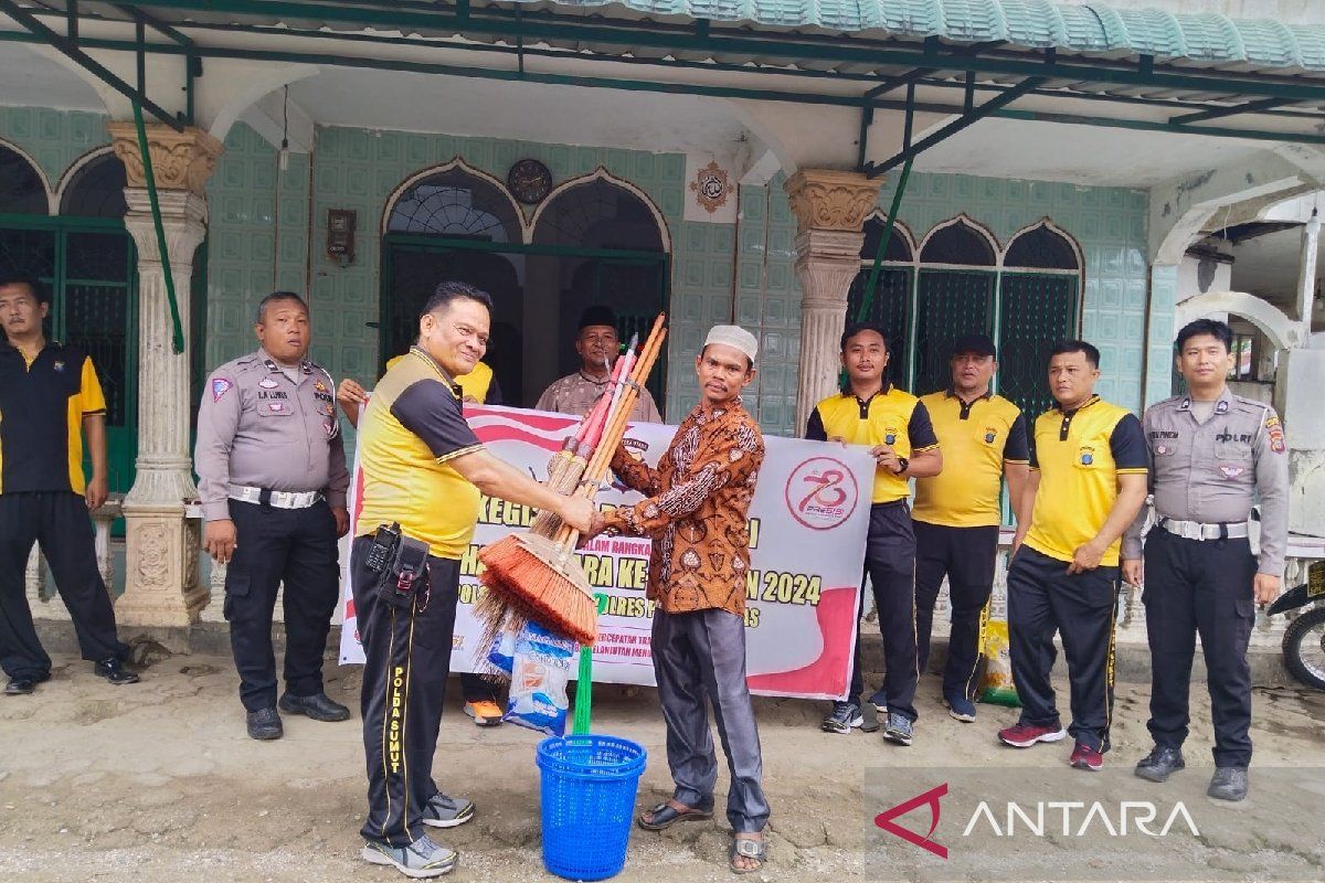 Polsek Barumun Baksos Religi di Masjid Nurul Iman Lingkungan V Pasar Sibuhuan