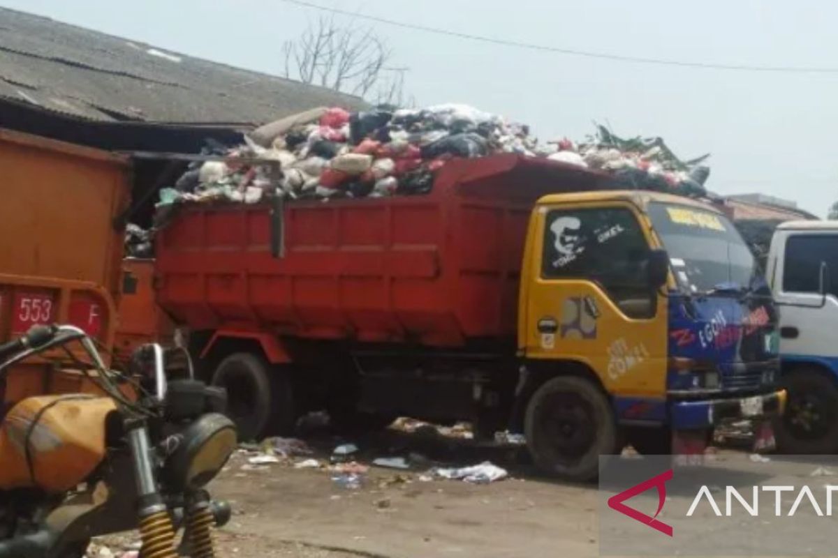 Keterbatasan armada jadi masalah penanganan sampah di Karawang