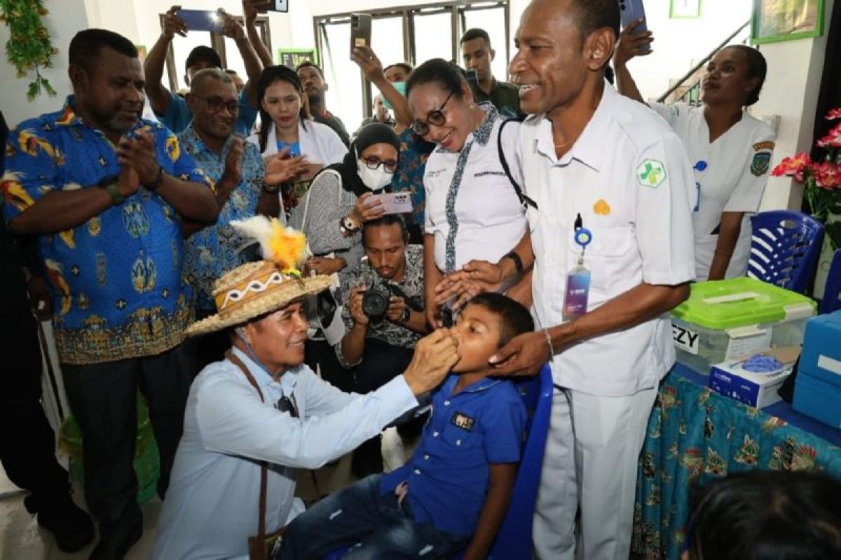Pj Gubernur Papua canangkan PIN Polio tahap kedua di Kabupaten Waropen