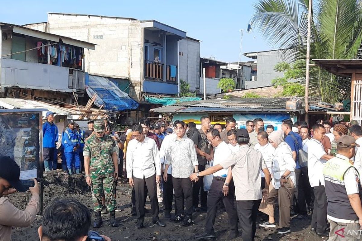 Pemprov DKI keruk Kali Semongol untuk atasi banjir di Tegal Alur dan Kamal