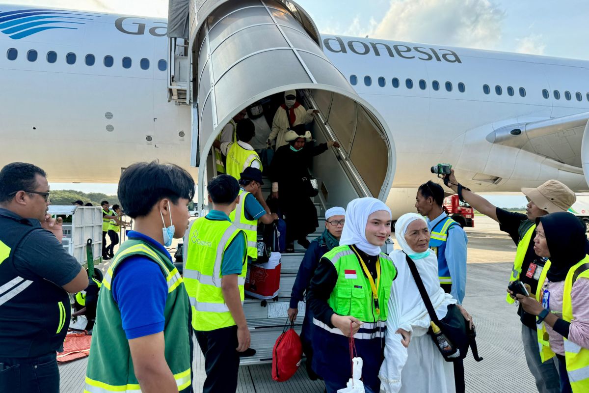 Sebanyak 1.964 jamaah haji NTB  tiba di tanah air