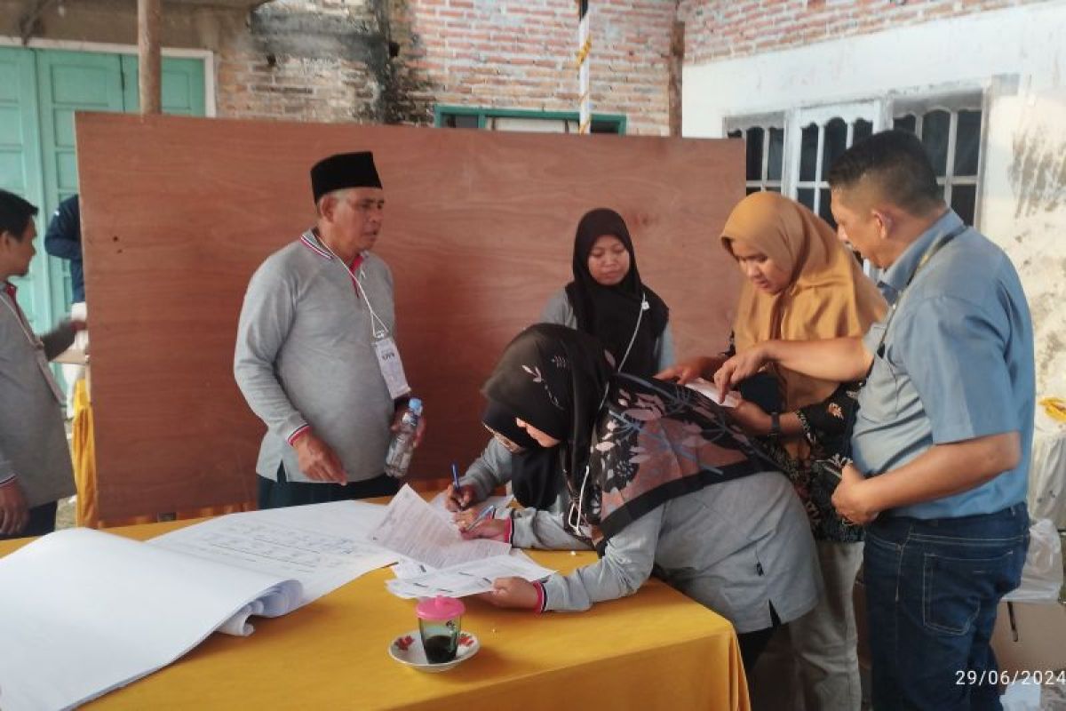 Rekap sementara PSU Dumai, PDIP unggul di TPS 17 STDI, Nasdem di TPS 7 Purnama