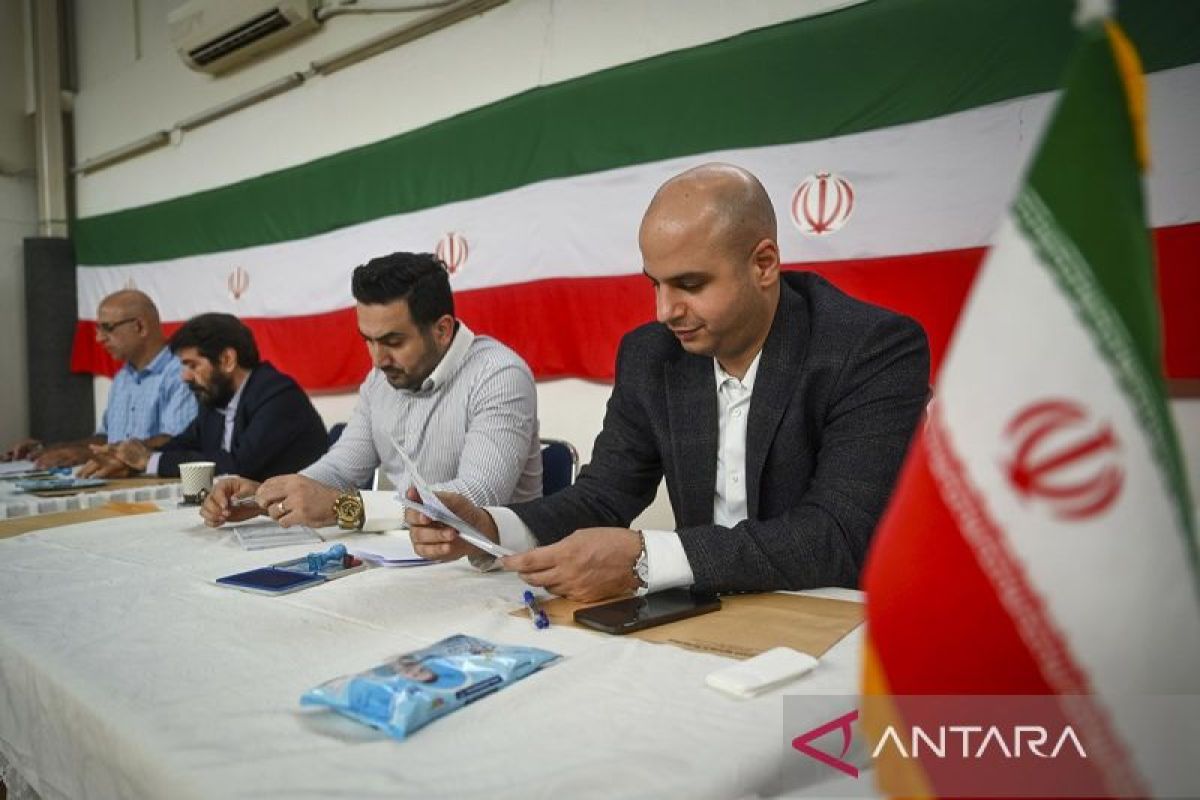 Pilpres dadakan putaran kedua Iran dimulai