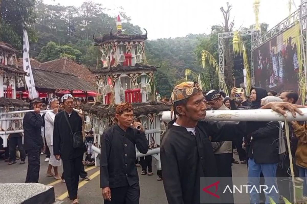 "Seren Taun", perwujudan syukur berlimpahnya hasil panen di Kuningan