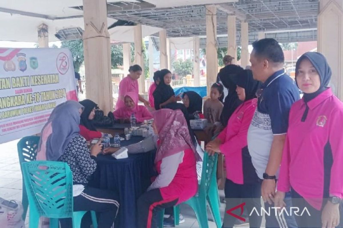 Sambut HUT Bhayangkara ke - 78, Polsek Barumun gelar pengobatan gratis